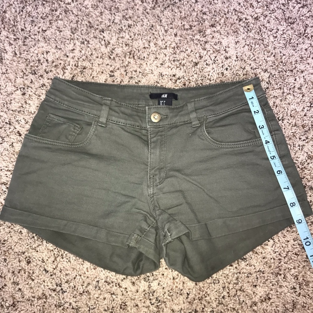 Green H&M shorts